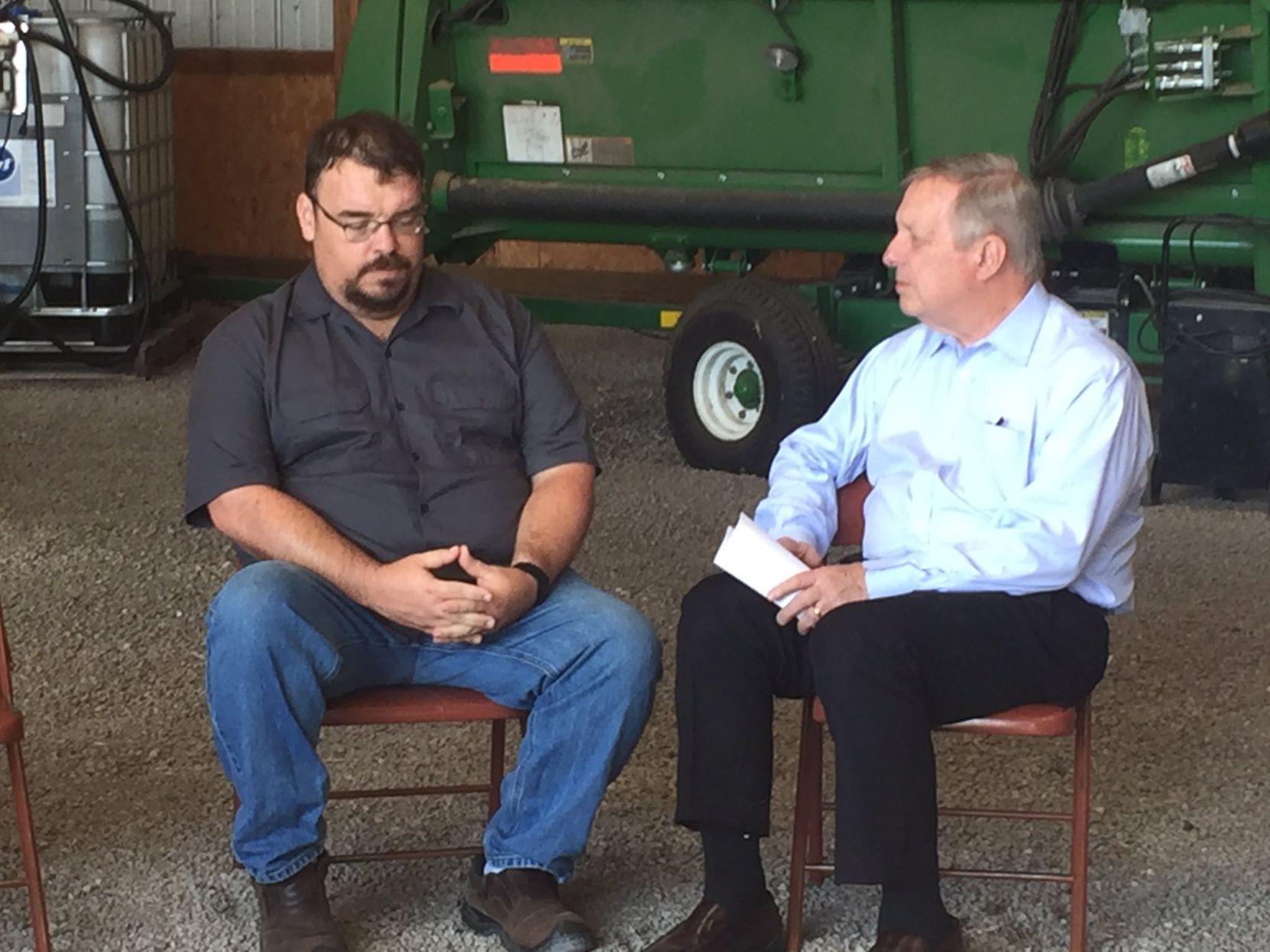 Farmer Ed Leonard speaks with Senator Durbin